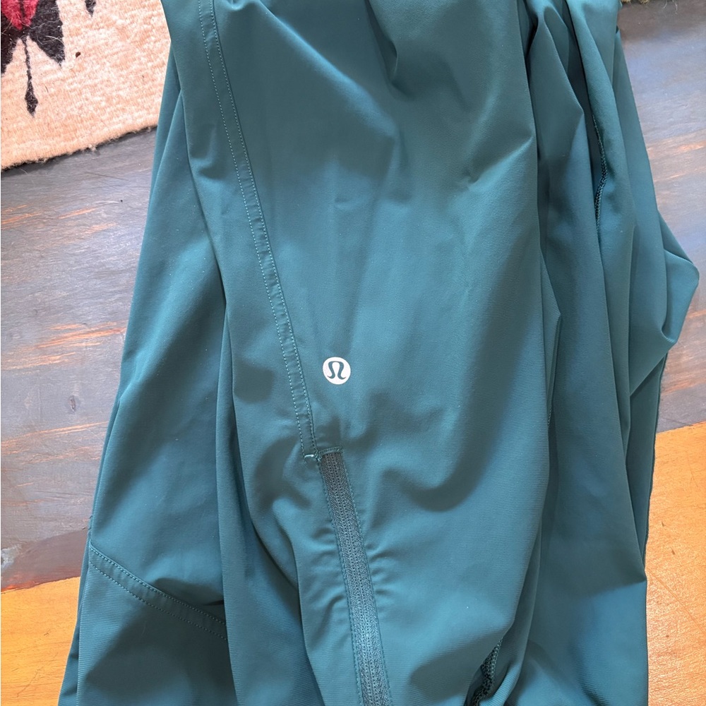 Lululemon adapted state storm teal Capris - Picture 9 of 10